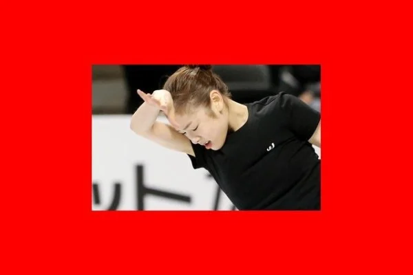 NHL科罗拉多雪崩训练营麦金农与马卡尔攻防转换节奏与空间拆解